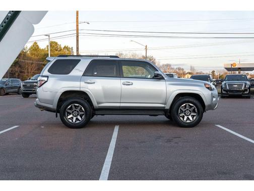 2024 Toyota 4Runner TRD Off Road