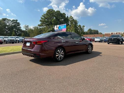 2023 Nissan Altima 2.5 SL