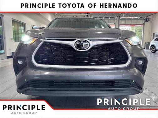 2024 Toyota Highlander LE