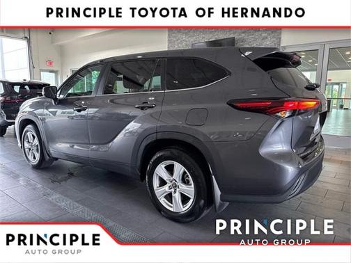 2024 Toyota Highlander LE