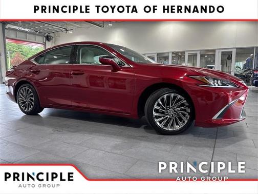 2024 Lexus ES 300h Luxury