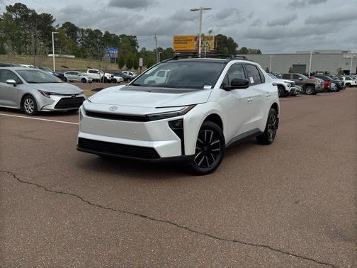 Wind Chill Pearl 2026 Toyota bZ XLE Plus