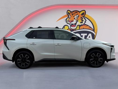 Wind Chill Pearl 2026 Toyota bZ XLE Plus