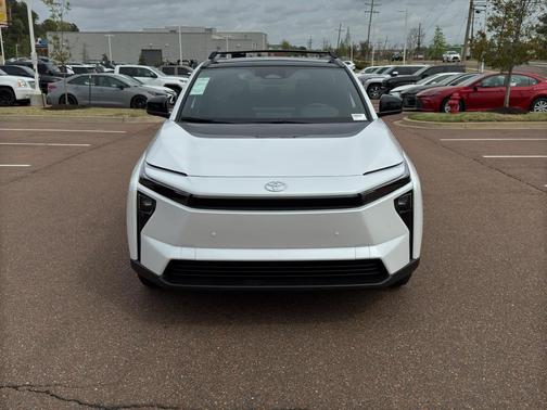 Wind Chill Pearl 2026 Toyota bZ XLE Plus