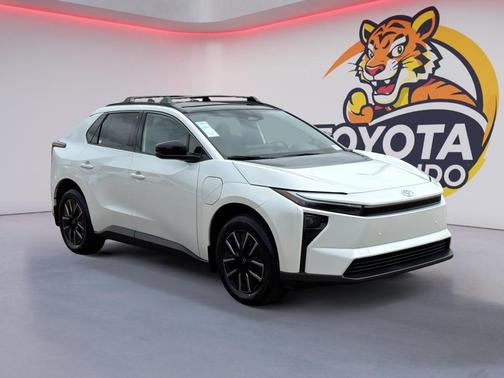 Wind Chill Pearl 2026 Toyota bZ XLE Plus