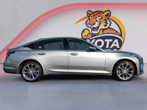 2025 Cadillac CT5 Sport