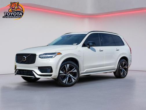 2023 Volvo XC90 Recharge Plug-In Hybrid T8 Plus Dark Theme 7-Seater