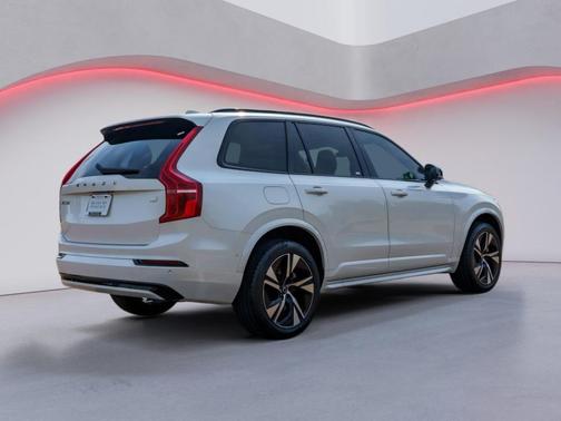 2023 Volvo XC90 Recharge Plug-In Hybrid T8 Plus Dark Theme 7-Seater