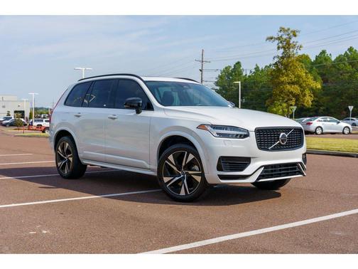 2023 Volvo XC90 Recharge Plug-In Hybrid T8 Plus Dark Theme 7-Seater