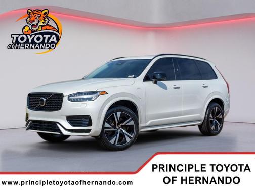 2023 Volvo XC90 Recharge Plug-In Hybrid T8 Plus Dark Theme 7-Seater
