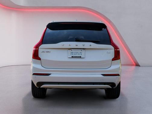 2023 Volvo XC90 Recharge Plug-In Hybrid T8 Plus Dark Theme 7-Seater