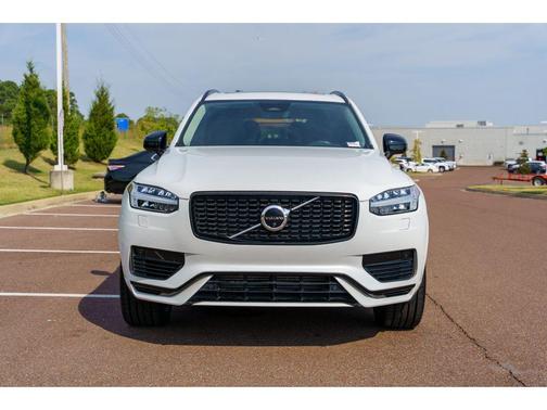 2023 Volvo XC90 Recharge Plug-In Hybrid T8 Plus Dark Theme 7-Seater