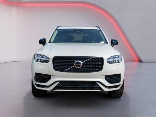 2023 Volvo XC90 Recharge Plug-In Hybrid T8 Plus Dark Theme 7-Seater