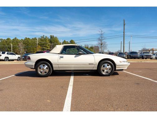 1990 Buick Reatta Base