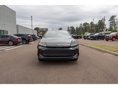 Black 2025 Toyota Crown XLE