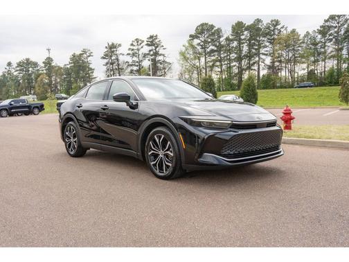 Black 2025 Toyota Crown XLE