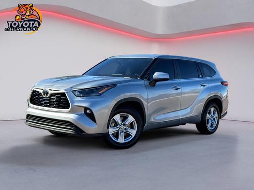 2023 Toyota Highlander LE