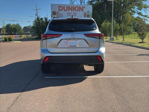 2023 Toyota Highlander LE