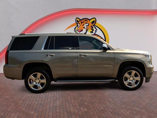 Pepperdust Metallic 2017 Chevrolet Tahoe Premier