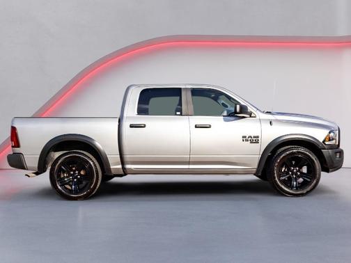 2024 RAM 1500 Classic Warlock Crew Cab 4x2 5'7' Box