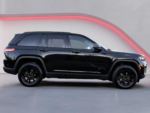 2024 Jeep Grand Cherokee Altitude