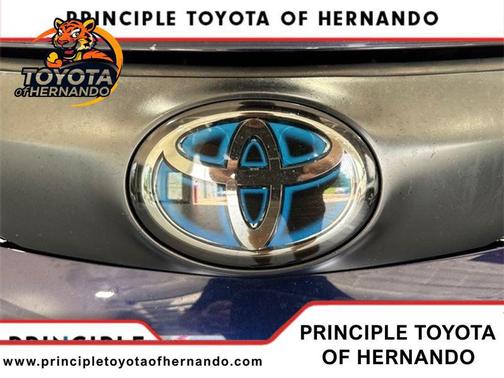 2022 Toyota Sienna LE