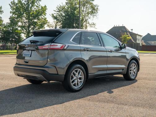 Carbonized Gray Metallic 2024 Ford Edge SEL
