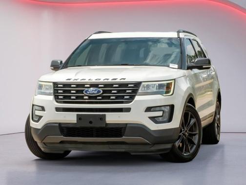 WHITE PLATINUM MET TRI-COAT 2017 Ford Explorer XLT