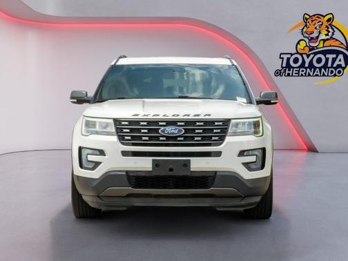 WHITE PLATINUM MET TRI-COAT 2017 Ford Explorer XLT