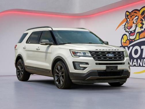WHITE PLATINUM MET TRI-COAT 2017 Ford Explorer XLT