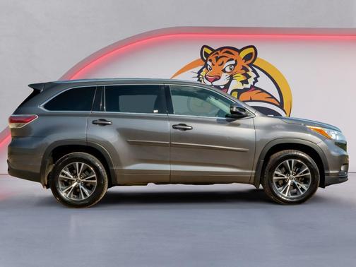 Predawn Gray Mica 2016 Toyota Highlander XLE