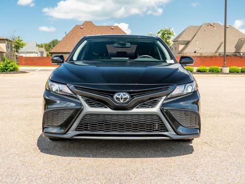 Midnight Black Metallic 2024 Toyota Camry SE