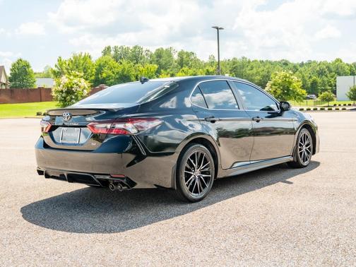 Midnight Black Metallic 2024 Toyota Camry SE