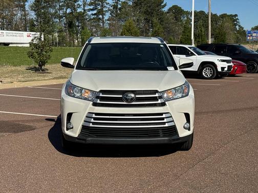 Blizzard Pearl 2018 Toyota Highlander XLE