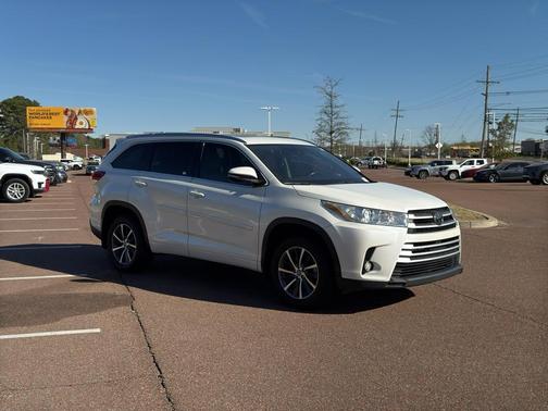 Blizzard Pearl 2018 Toyota Highlander XLE