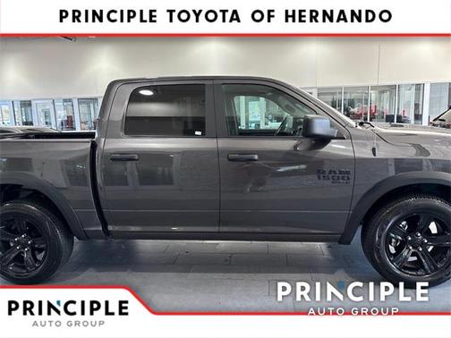 2024 RAM 1500 Classic Warlock Crew Cab 4x2 5'7' Box