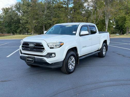 Super White 2018 Toyota Tacoma SR5