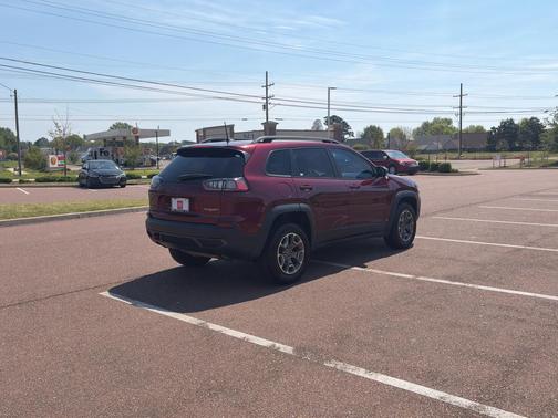 Velvet Red Pearlcoat 2020 Jeep Cherokee Trailhawk