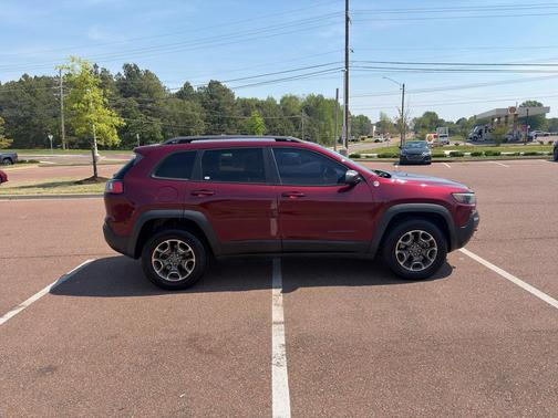Velvet Red Pearlcoat 2020 Jeep Cherokee Trailhawk