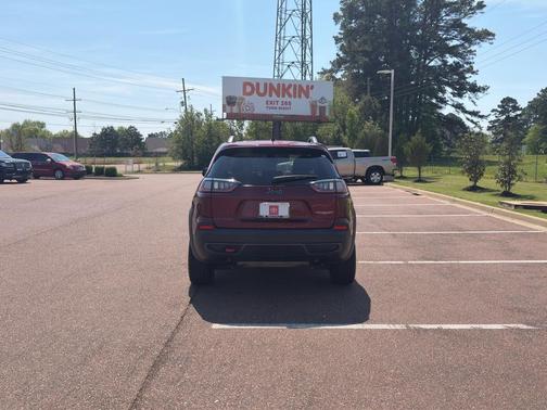 Velvet Red Pearlcoat 2020 Jeep Cherokee Trailhawk
