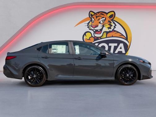 Underground 2026 Toyota Camry SE