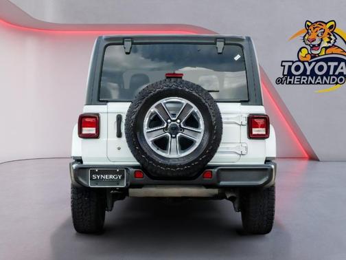Bright White Clearcoat 2020 Jeep Wrangler Unlimited Sahara