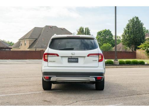 Platinum White Pearl 2021 Honda Pilot Touring 8-Passenger