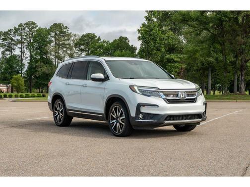 Platinum White Pearl 2021 Honda Pilot Touring 8-Passenger