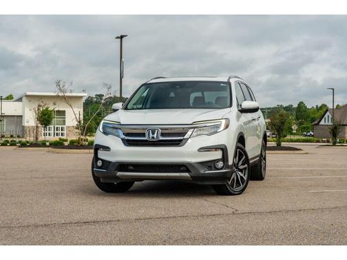 Platinum White Pearl 2021 Honda Pilot Touring 8-Passenger