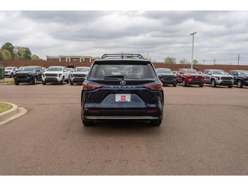 2023 Toyota Sienna Platinum
