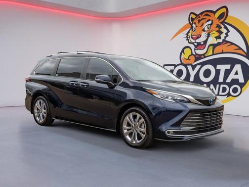 2023 Toyota Sienna Platinum