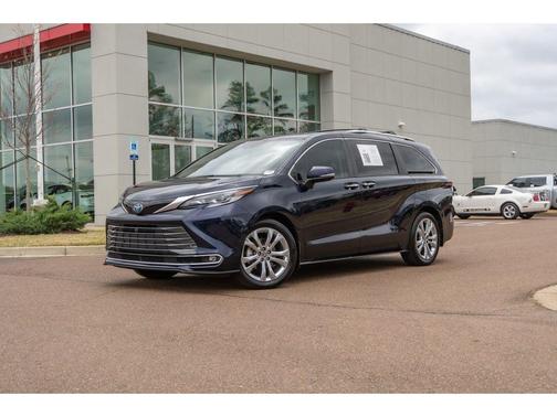 2023 Toyota Sienna Platinum