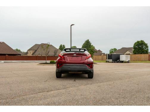 Ruby Flare Pearl w/Black Roof 2019 Toyota C-HR XLE