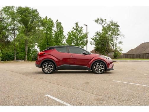 Ruby Flare Pearl w/Black Roof 2019 Toyota C-HR XLE